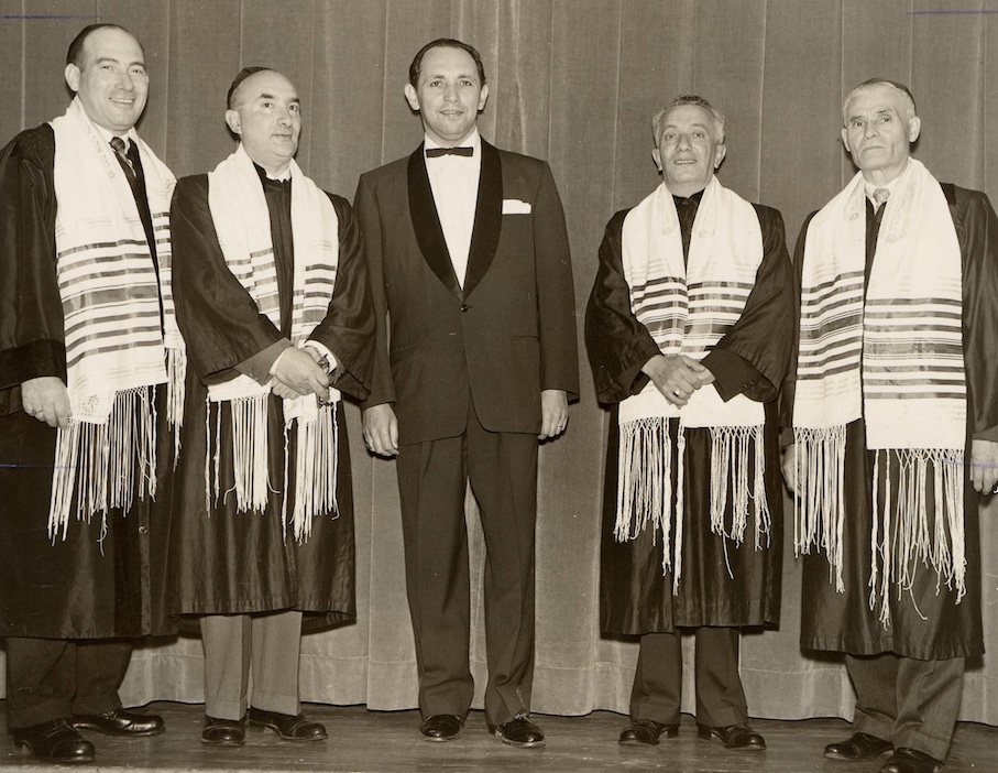 photo - Cantor Herskovits and Schara Tzedeck Choir, Vancouver, 1955.