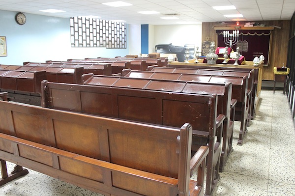 photo - Interior of Adath Israel Synagogue in Old Havana