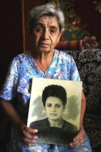 photo - Basya Kreyn with her prewar photo, Belarus