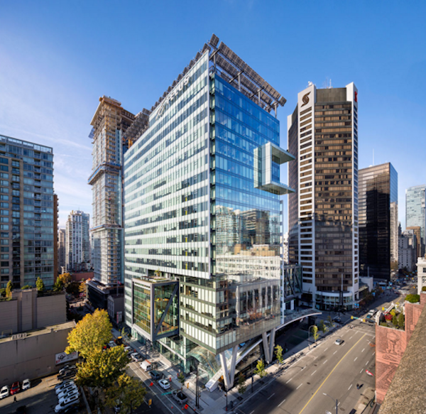 photo - Amazon plans, at this stage, to hire 300 workers for its branch in the glorious Telus Garden building