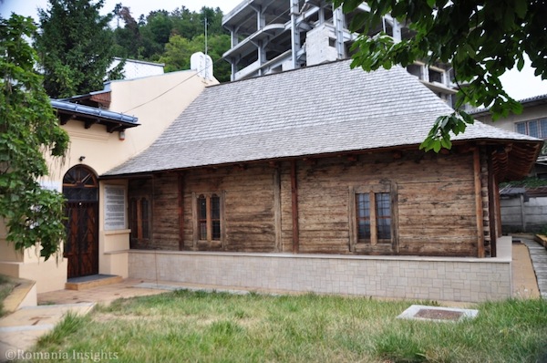 photo - The wooden synagogue in Piatra Neamt