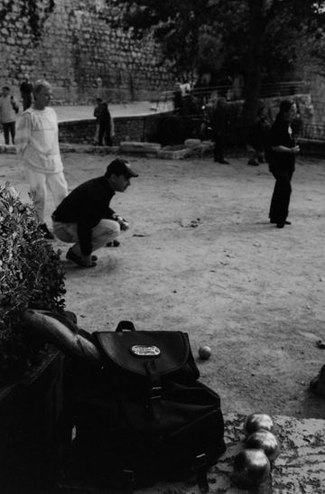 photo - Paul Shore in action on the pétanque field