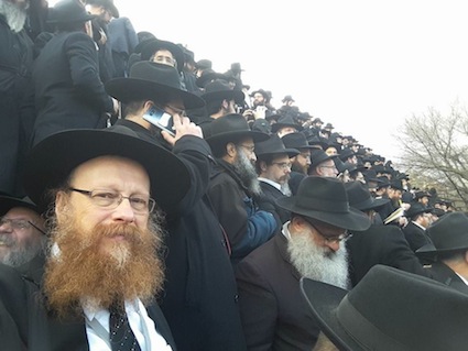 photo - Rabbi Falik Schtroks at the “class photo”