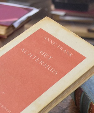 photo - Het Achterhuis. Anne Frank’s The Diary of a Young Girl