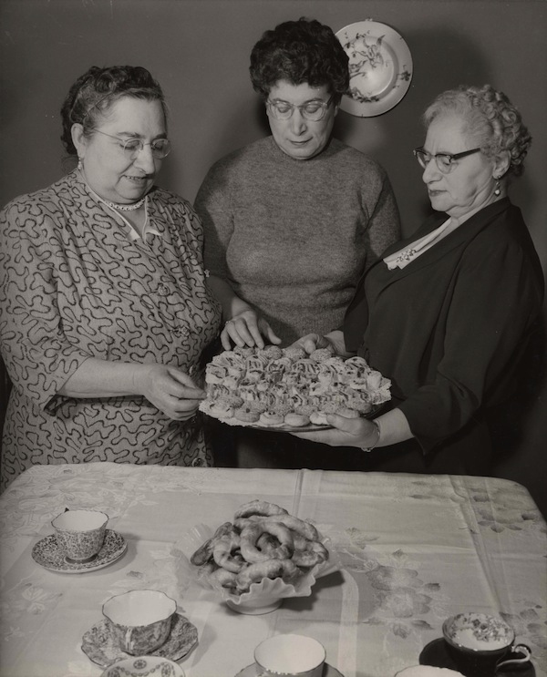 photo - Na’amat Women’s tea, 1955