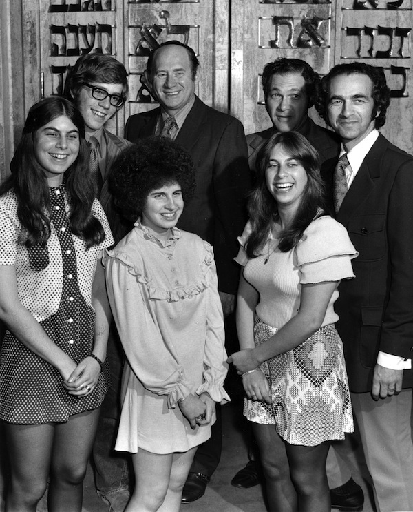 photo - Beth Israel Synagogue, 1972