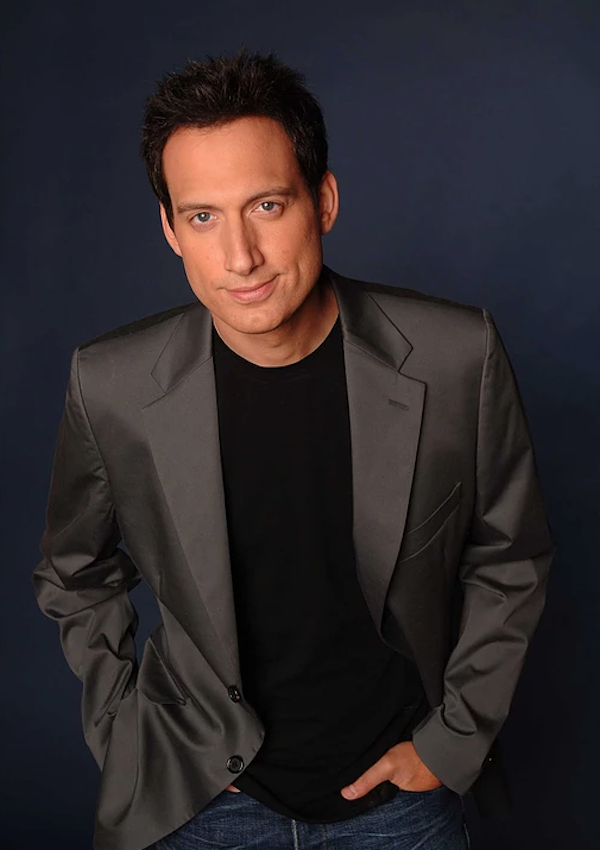 photo - Elon Gold performs in Vancouver on April 14 at the JNF Negev Gala