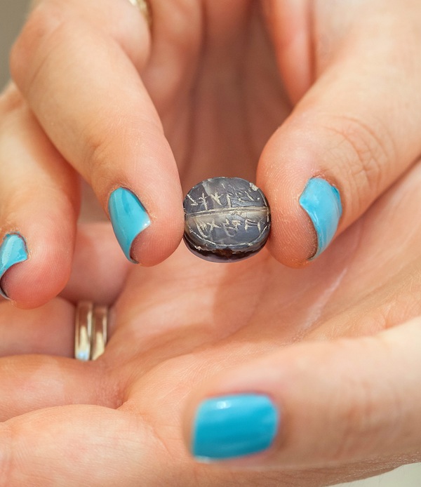 photo - The stamp of “Ikar, son of Matanyahu”