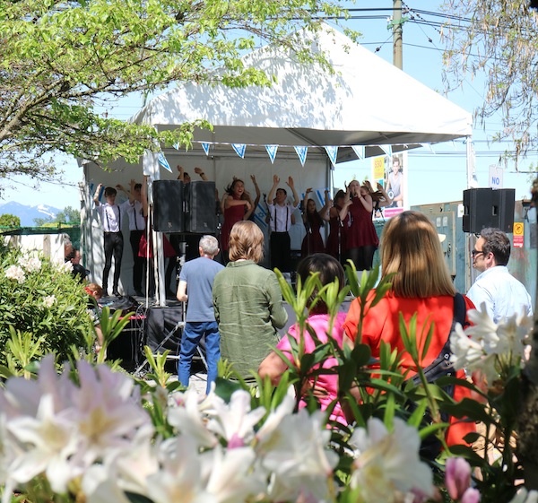 photo - The outdoor fair features live entertainment