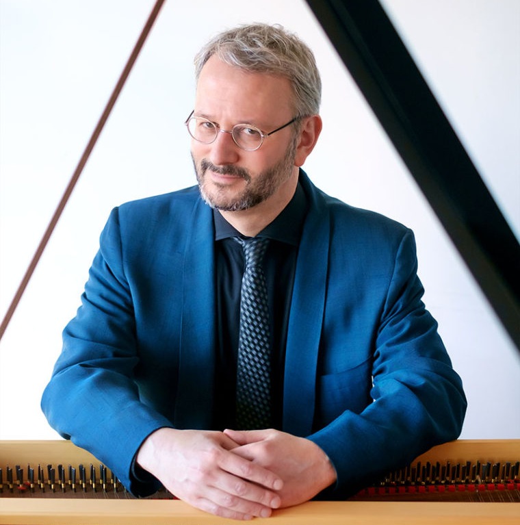 photo - Byron Schenkman performs in the concert called Chopin Preludes on Aug. 1 at Christ Church Cathedral