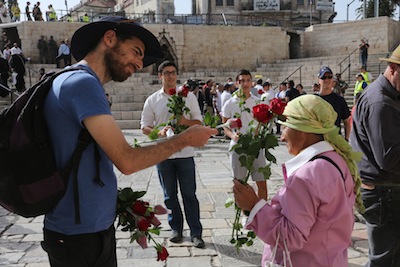 photo - Flowers of Peace volunteers on Jerusalem Day