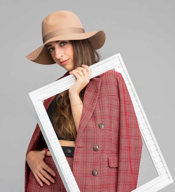 photo - Jazz artist Maya Rae