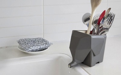 photo - The Jumbo cutlery holder drains into the sink straight away