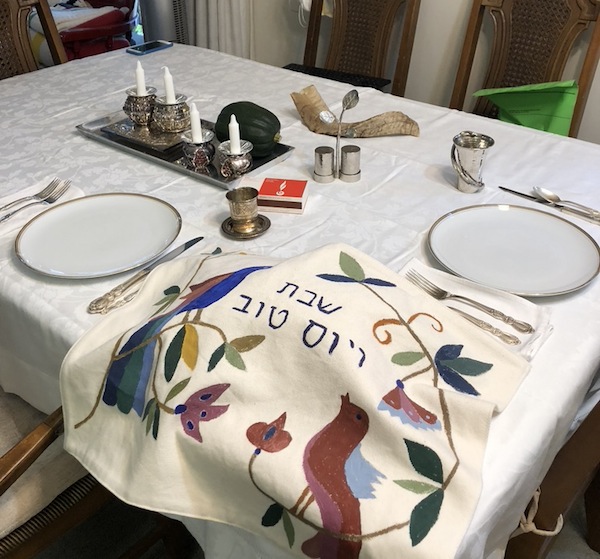 photo - Rosh Hashanah table setting
