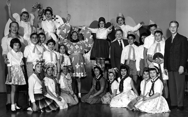photo - Congregation Beth Israel, children in costume, 1965