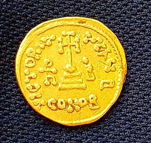 photo - A rare gold coin was unearthed in the dig