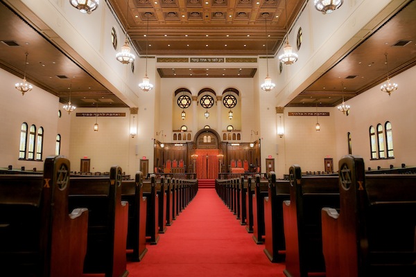 photo - Montreal’s Congregation Shaar Hashomayim has been at its Kensington Avenue home for 100 years