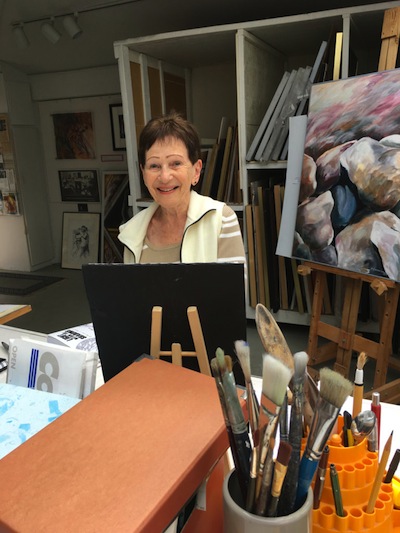 photo - Pnina Granirer in her studio
