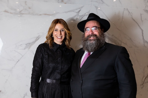 photo - Chabad Richmond honours Rebbetzin Chanie and Rabbi Yechiel Baitelman at June 19 gala