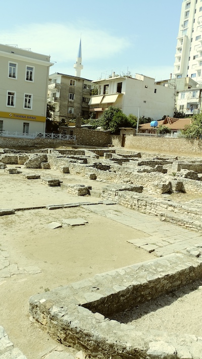 photo - The site of the synagogue ruins in the city of Saranda