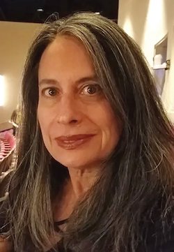 photo - Rabbi Suzanne Singer
