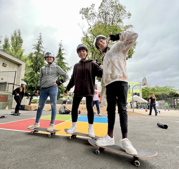 photo - In a Grade 7 iSTEAM program developed by Les Robertson, Vancouver Talmud Torah students learned all about skateboarding and even crafted skateboards from scratch