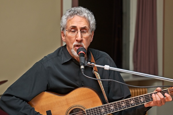 photo - Moshe Denburg, founder of the musical ensemble Tzimmes