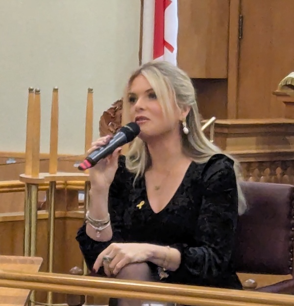 photo - Australian TV personality Erin Molan at Schara Tzedeck in Vancouver March 19