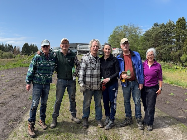 photo - Left to right: Larry Vinegar, Stan Shaw, Lloyd Baron, Michelle Dodek, Steve Schacter and Marcy Schwartzman