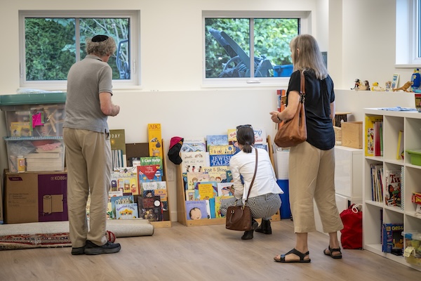 photo - Guests check out the synagogue’s new classroom