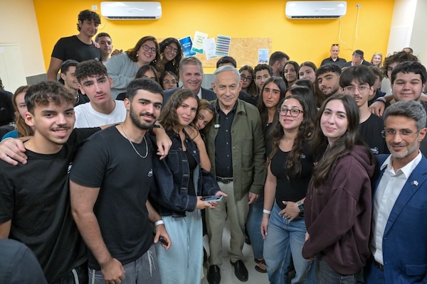 photo - In the lead-up to the Oct. 27 Israeli elections, Prime Minister Binyamin Netanyahu visited high school students in Kiryat Shmona